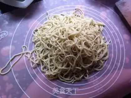 Make Hot dry noodles step 3
