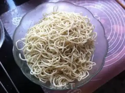 Make Hot dry noodles step 5