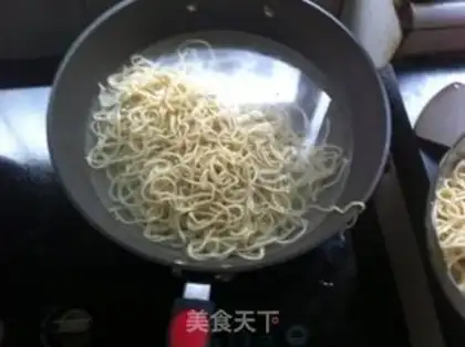 Make Hot dry noodles step 8