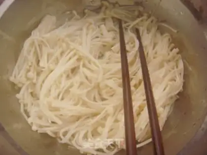 Make Onion oil step 4