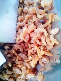Make Seameat melon soup step 1