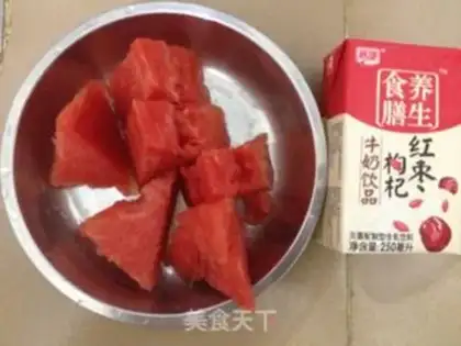 Make Watermelon red-tree milkshake step 0