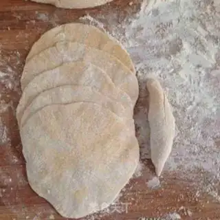 Make Pumpkin rose buns step 1