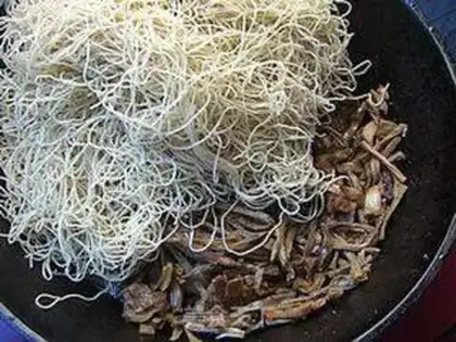 Make Dry bean horn evaporation noodles step 9