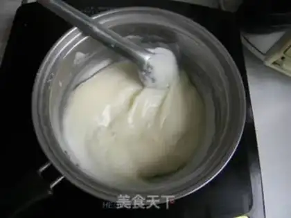 Make Cracker leather and fresh milk step 1