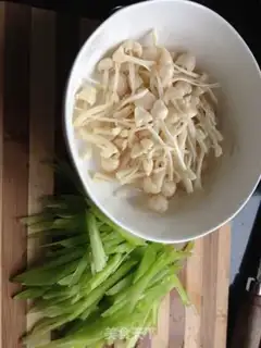Make Fresh egg soup step 1