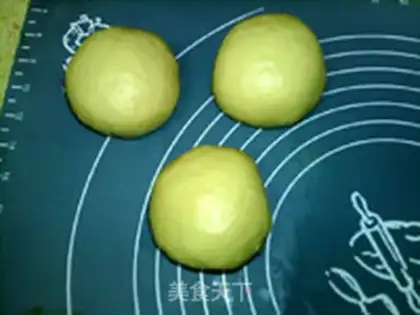 Make Cream of butter, bouquet of bread step 5