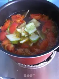 Make Tomato cucumber egg soup step 4