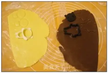 Make Panda cookies step 6