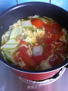 Make Tomato cucumber egg soup step 5
