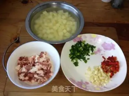 Make Soy potatoes and gravy step 0