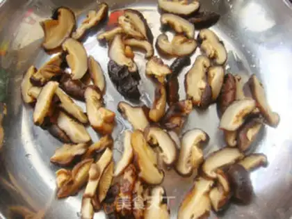 Make Frozen chicken with mushrooms step 2