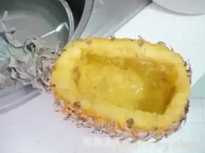 Make Pineapple rice step 1