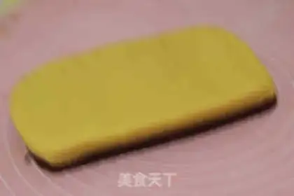 Make Double-coloured Chessies step 9