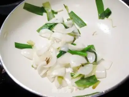 Make The onion pickles are fried step 3
