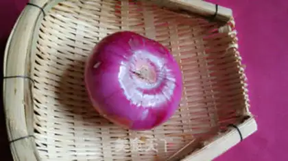 Make Onion cucumbers step 1