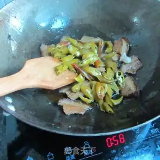 Make Sour peppers burning meat from the east slope step 4