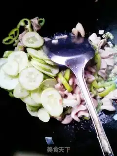 Make Chili fried pig intestines step 5
