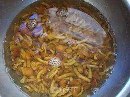 Make Slipped mushrooms, raw fish step 0