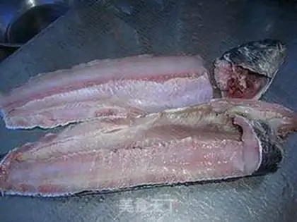 Make Slipped mushrooms, raw fish step 1