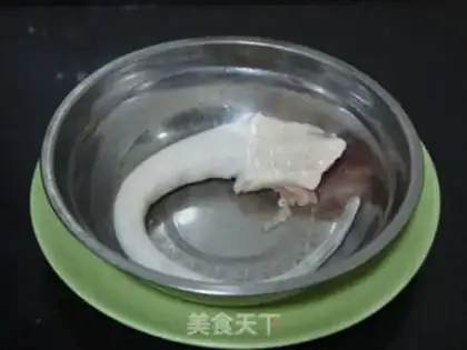 Make Red bean pigtail soup step 0