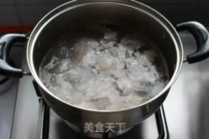 Make Worms and mushroom ribs soup step 2