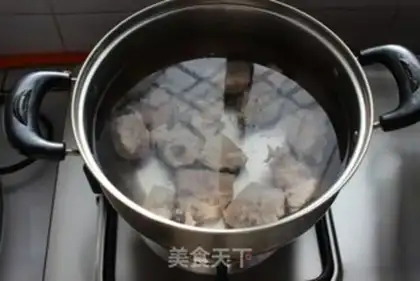 Make Worms and mushroom ribs soup step 3