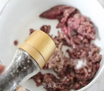 Make Orange-jumper beef pasta step 2