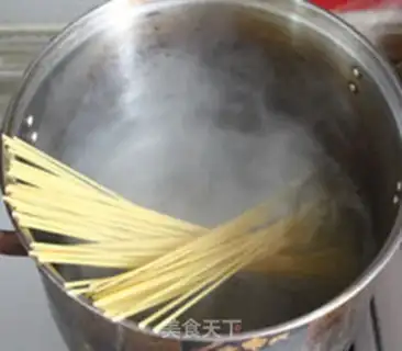Make Orange-jumper beef pasta step 4