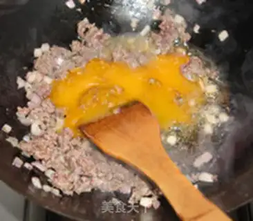 Make Orange-jumper beef pasta step 9