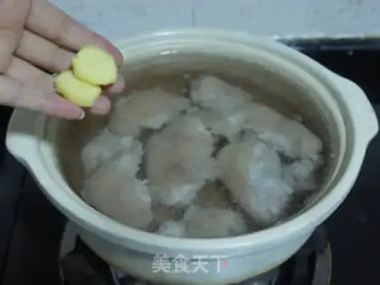 Make Soybeans, pig hoof soup step 6