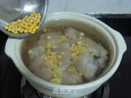 Make Soybeans, pig hoof soup step 7