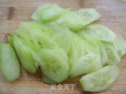 Make cucumber-mucked eggs step 2