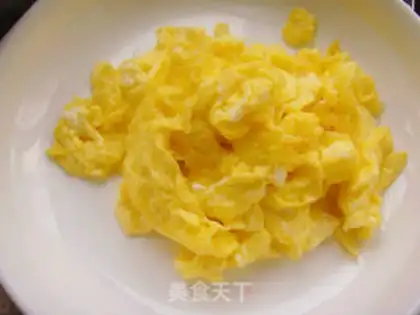 Make cucumber-mucked eggs step 5