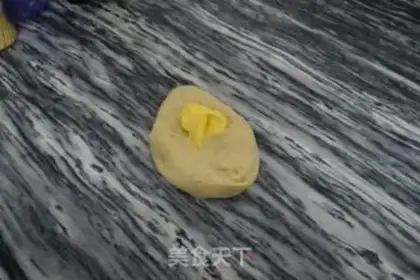 Make Coconut snack step 1