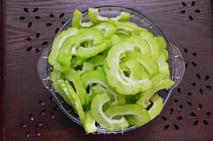 Make Suffering melons make five bouquets step 0