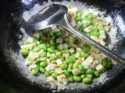 Make Sheeptails, white, fried beans step 11