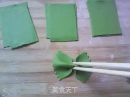 Make Emerald butterflies step 9