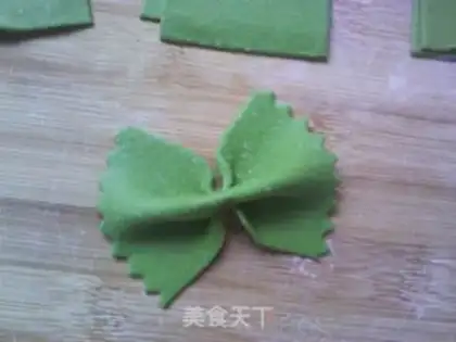 Make Emerald butterflies step 10