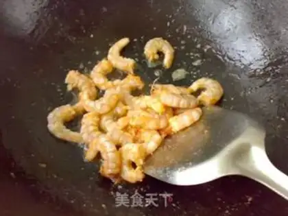 Make White chili with shrimp step 1