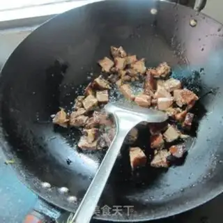 Make Roach and chicken legs step 2