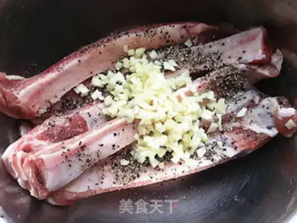 Make Black pepper garlic pork chops step 2