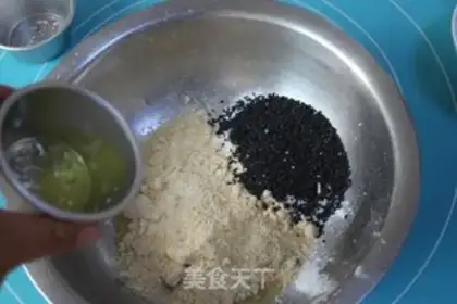 Make Black and white sesame cookies step 4