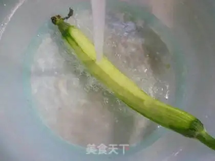 Make Smelt beef fan soup step 1