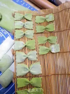 Make Colored vegetable butterflies step 7