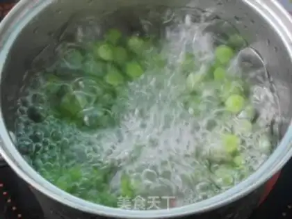Make Peas fried eggs step 3