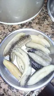 Make Piggy feet of sea cucumber sauce step 2