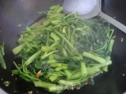 Make Garlic cabbage step 4