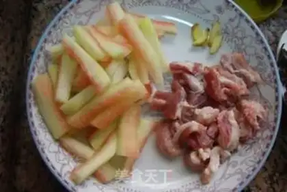 Make Watermelon peels and bouquets step 1