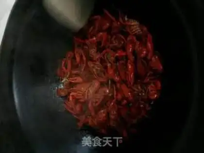 Make Thirteen fragrance lobster step 3